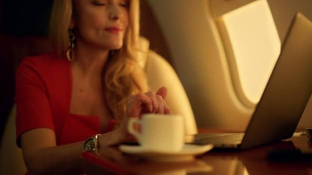 Luxury Product Reviews: US Shoppers Weigh Hype vs. Value
