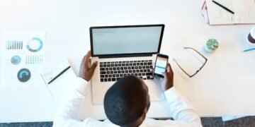 Smart Banking Choices in 2025: Maximize Interest, Minimize Fees - Cover Image