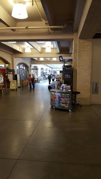 An image of an empty store aisle, depicting a calm and uncrowded shopping environment during off-peak hours.